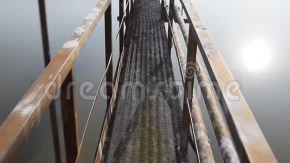 钢桥及燃气管道穿灌渠视频的预览图