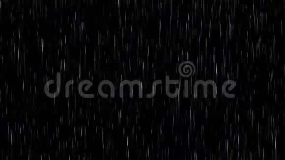在黑色背景下浇雨只需通过添加或屏幕模式将雨添加到您的作品上无缝装载机3d视频的预览图