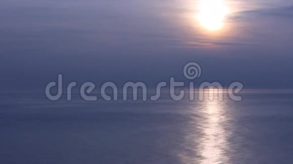 黑海深蓝色日落视频的预览图