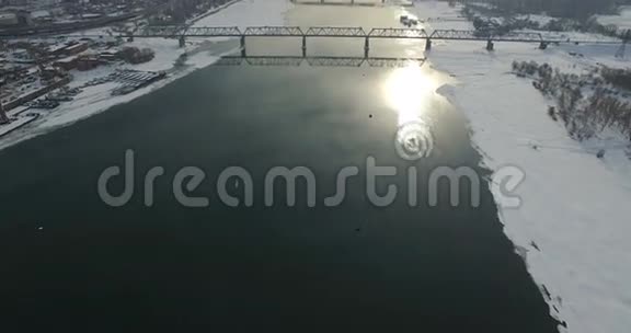新西伯利亚的奥比河大桥视频的预览图