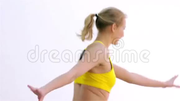 健身步健美操特写视频的预览图