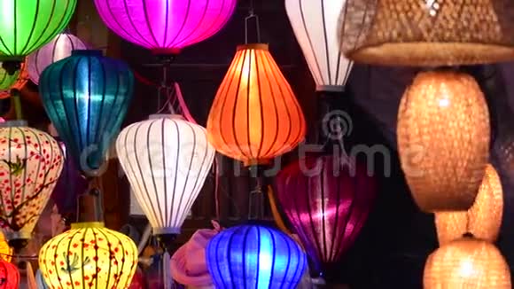 美丽的越南灯笼在夜间海安视频的预览图