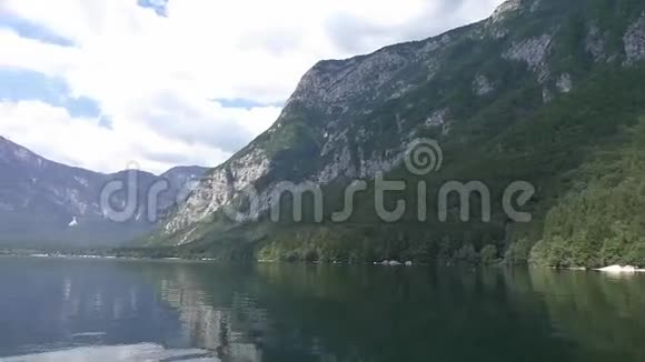 博欣湖划船斯洛文尼亚120352视频的预览图