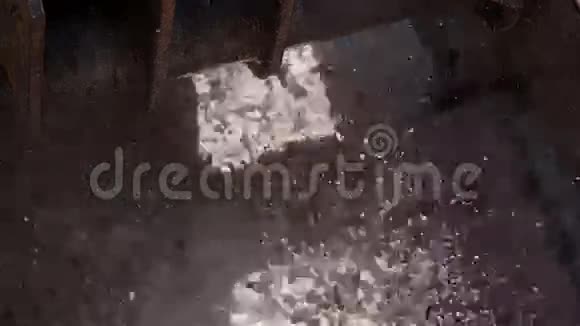钻井泥浆分离钻机页岩振动筛视频的预览图
