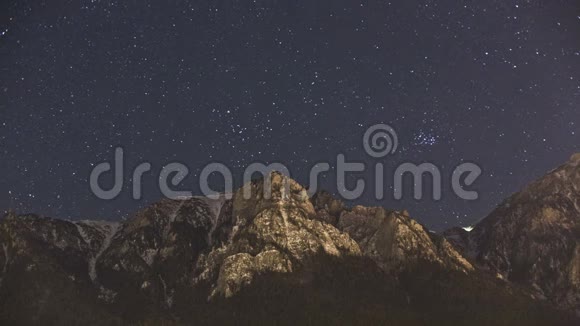 珠穆朗玛峰上的星星视频的预览图