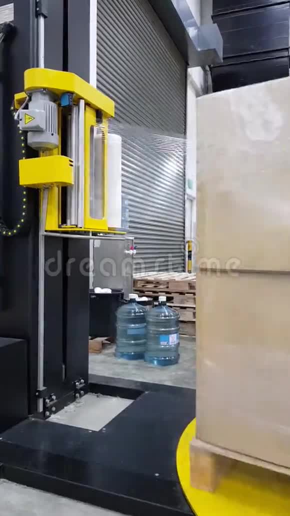 工业工作场所的包装配件视频的预览图
