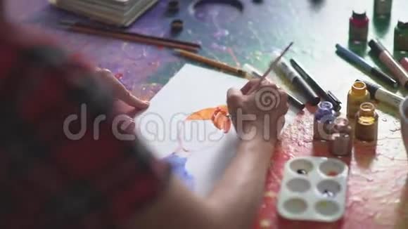 画水彩画绘画技巧面部特征的选择视频的预览图