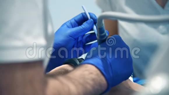 牙科治疗病人视频的预览图