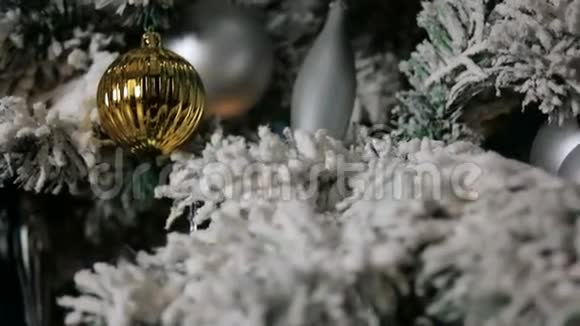 圣诞节的多色圣诞玩具视频的预览图