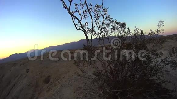 安扎博雷戈沙漠沙漠越野牙形刺点日落1视频的预览图
