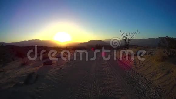 沙漠越野牙桥点日落2安扎博雷戈沙漠Ca视频的预览图