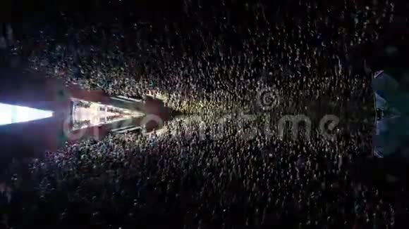 音乐音乐会上观众镜头的镜像效应视频的预览图