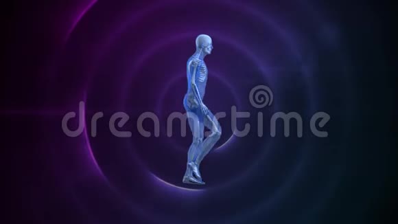 人类原型走在紫色的圆圈里视频的预览图