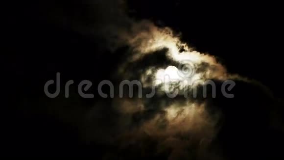 4k月夜时光流逝经过的云随后黯然失色露出了月亮视频的预览图