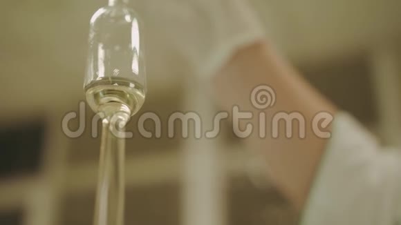 实验室果汁质量测试视频的预览图