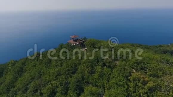 瑜伽的房子在山上黑海山脉高加索阿布鲁杜尔索视频的预览图