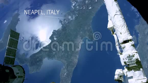 意大利航空公司和那不勒斯市从太空中看到的一些元素视频的预览图