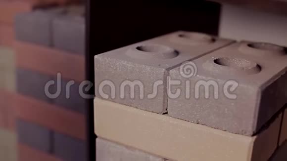 不同类型的建筑砖视频的预览图