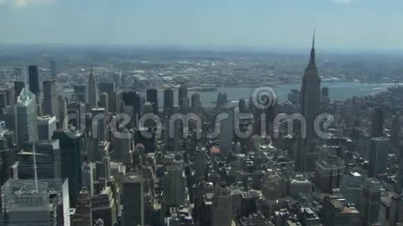 纽约摩天大楼和哈德逊河视频的预览图