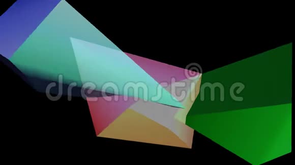 多彩多边形三维晶体形状在黑色背景上移动半透明物体幻想vfx动画视频的预览图
