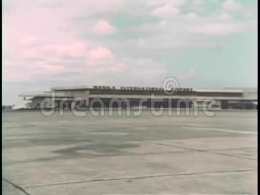 飞机降落在马尼拉国际机场视频的预览图