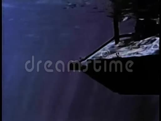 19世纪水下小型潜艇视频的预览图