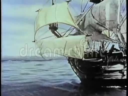 19世纪船只撞击水下岩石并倾覆视频的预览图