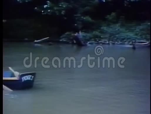 空排舟浮下江视频的预览图