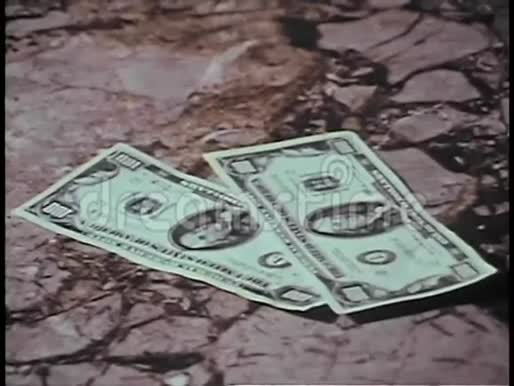 两百元钞票变成白纸视频的预览图