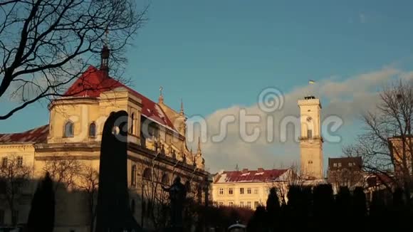 利沃夫老城区日落全景视频的预览图