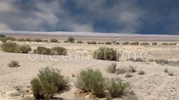 约旦中东典型的干旱景观视频的预览图