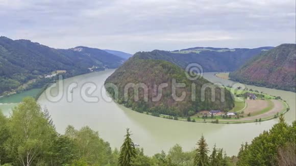 上奥地利多瑙河的奇特弯曲视频的预览图