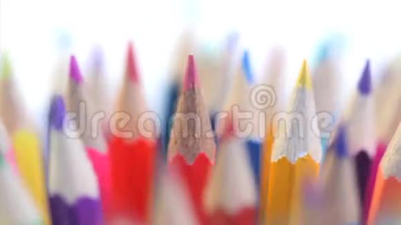 彩色铅笔的顶部转动视频的预览图