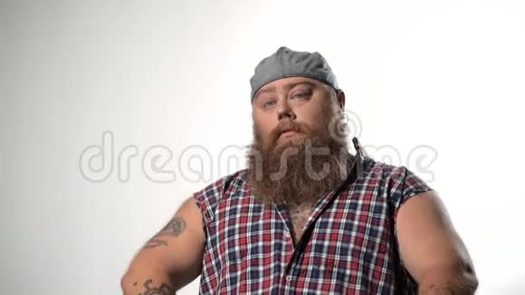 酷胖的带帽子的男臀视频的预览图