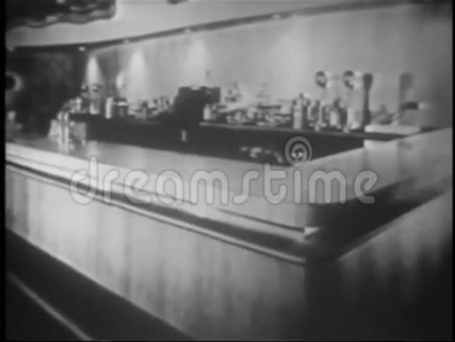 老式餐厅的空柜台视频的预览图