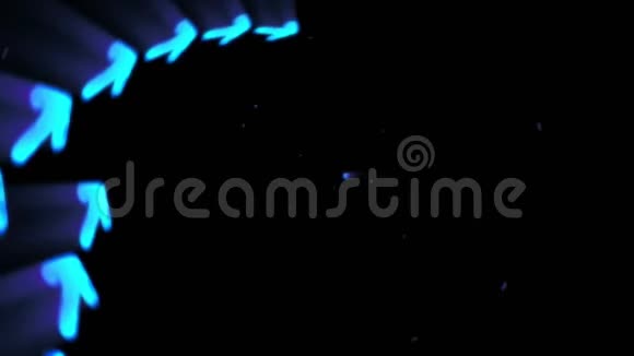 蓝色发光的霓虹箭飞行的未来主义现代箭头通信技术照亮隧道循环动画视频的预览图