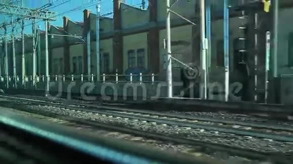 从列车窗口查看机车车辆押金视频的预览图
