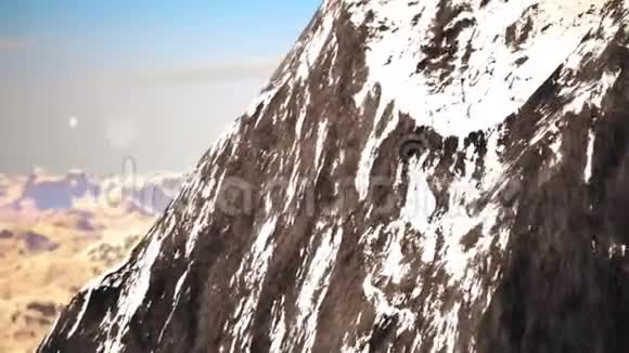 飞过雪山空中观景视频的预览图