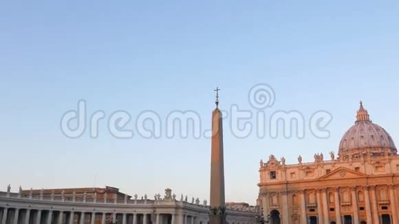 圣彼得大教堂日出时意大利罗马视频的预览图