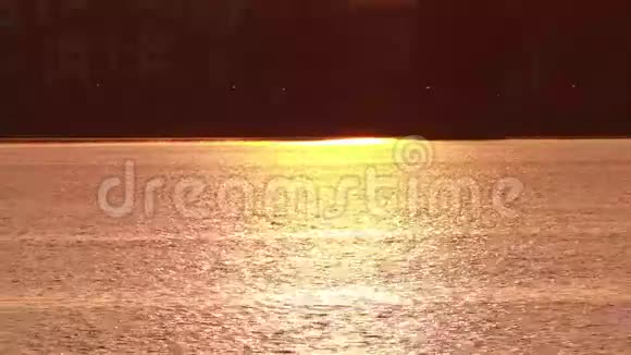 湖面日落视频的预览图