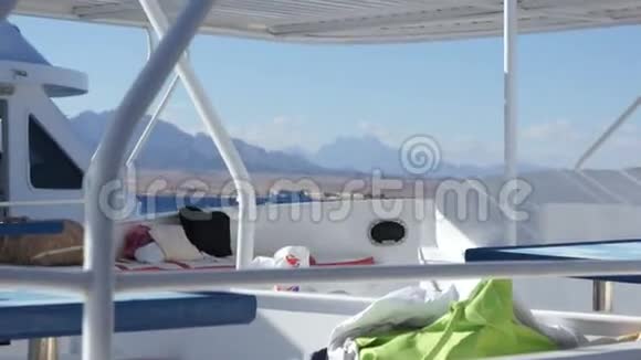 从停泊的船上观赏埃及风景视频的预览图