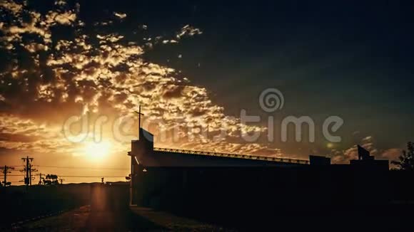墨尔本天主教会的日落时间视频的预览图