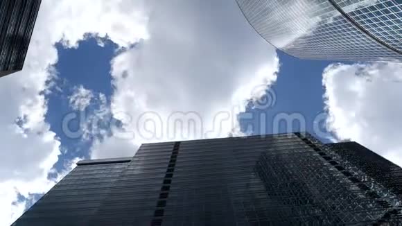 企业建筑和时间推移云视频的预览图
