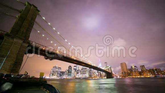 纽约曼哈顿4k时光流逝的彩色布鲁克林夜景视频的预览图