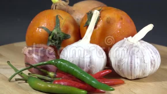 蔬菜西红柿洋葱辣椒大蒜视频的预览图
