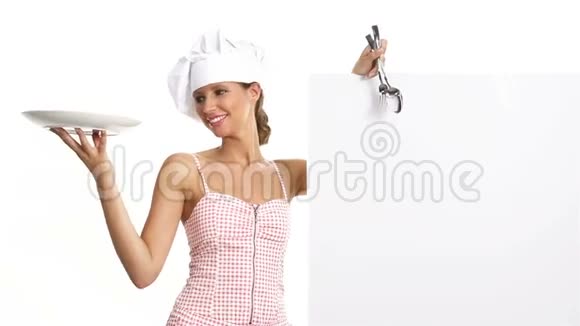 厨师女士显示广告牌餐具视频的预览图