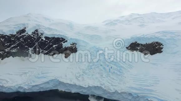 南极海岸的冬季景观安德列夫视频的预览图