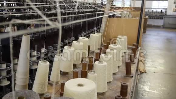 英国毛纺厂的纱锥视频的预览图