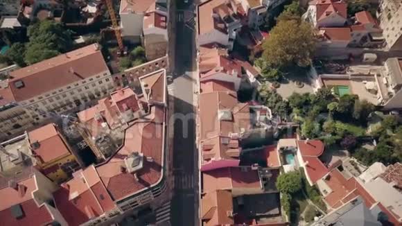 从里斯本市的无人机空中俯瞰视频的预览图