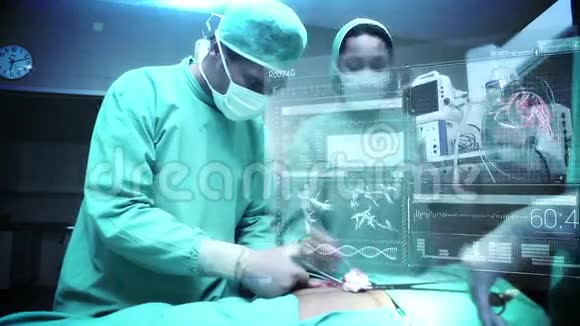 医生使用最新技术视频的预览图